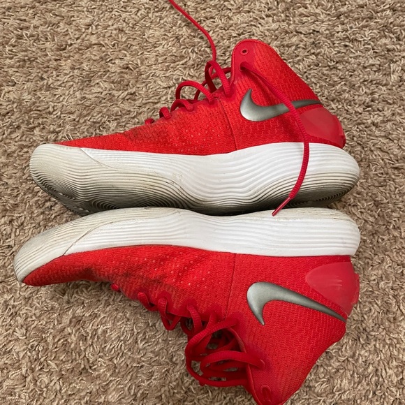 Nike basketball shoes Womens - Picture 4 of 8